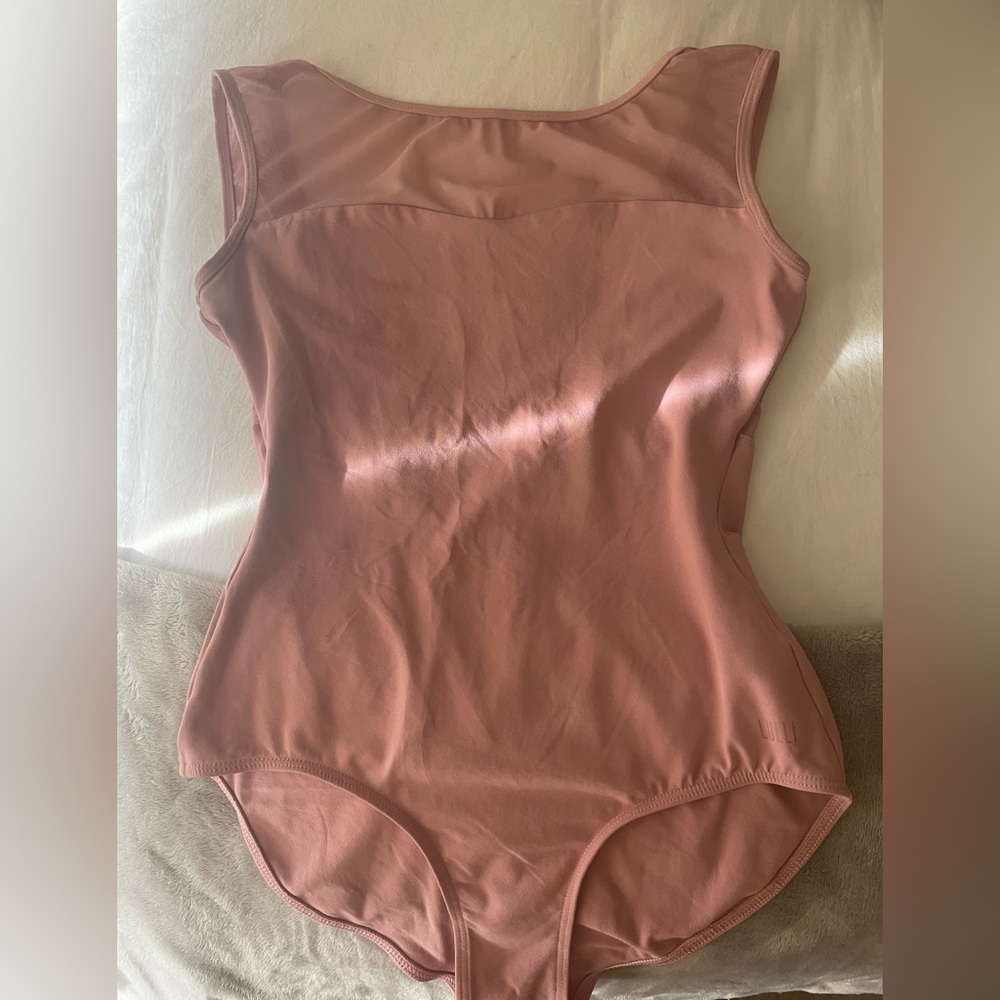 LULLI dancewear, light pink, cap sleeve leotard size L.